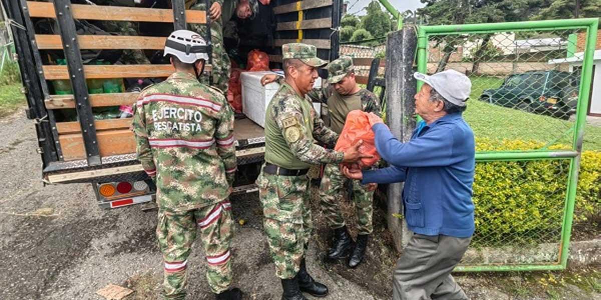 Ej Rcito Traslada Alimentos Donados Por Popay N A Los Damnificados De