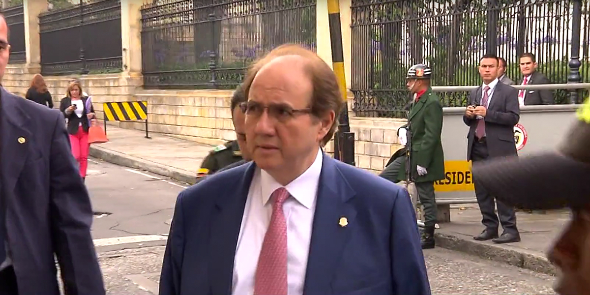 Leonidas Bustos recusa a sus investigadores Noticentro 1 CM&