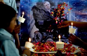 Así fueron las honras fúnebres para despedir a Stephen Hawking