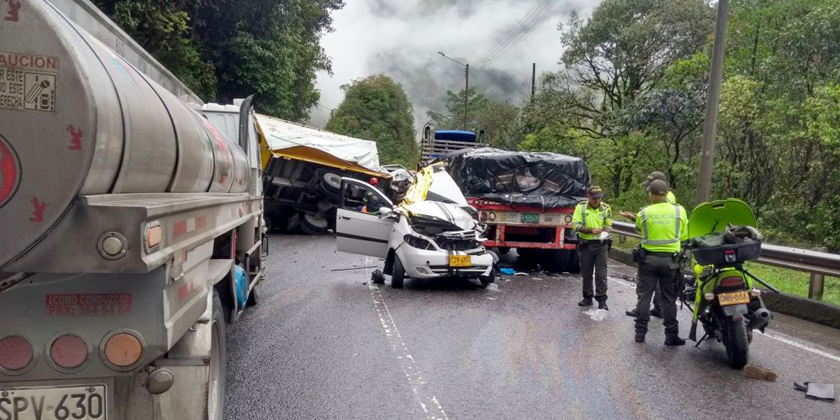 Cierran La Vía Bogotá Villavicencio Por Accidente De Tránsito Que