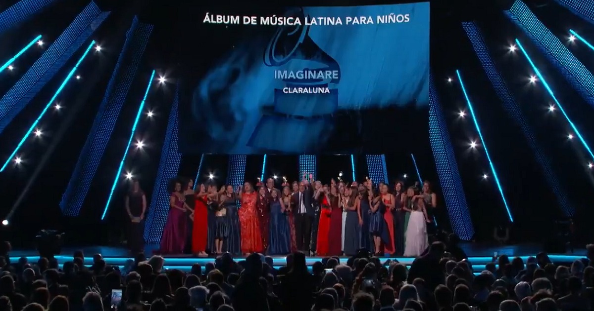 Grupo colombiano Claraluna, ganador del Mejor Álbum de Música Latina Para Niños