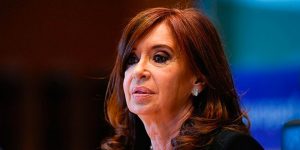 Expresidenta Cristina Fernández de Kirchner se defiende antes la justicia argentina por 8 casos de corrupción