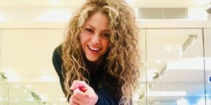 Shakira presenta a la barranquillera de 18 años que le enseñó a bailar parte de la sorpresa de la noche