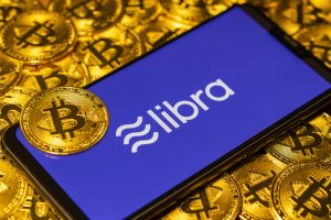 ¿Qué es libra, la nueva criptomoneda de Facebook, y en qué se diferencia de bitcoin?