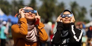 Icontec lanza advertencia sobre gafas no certificadas para observar el eclipse anular de sol