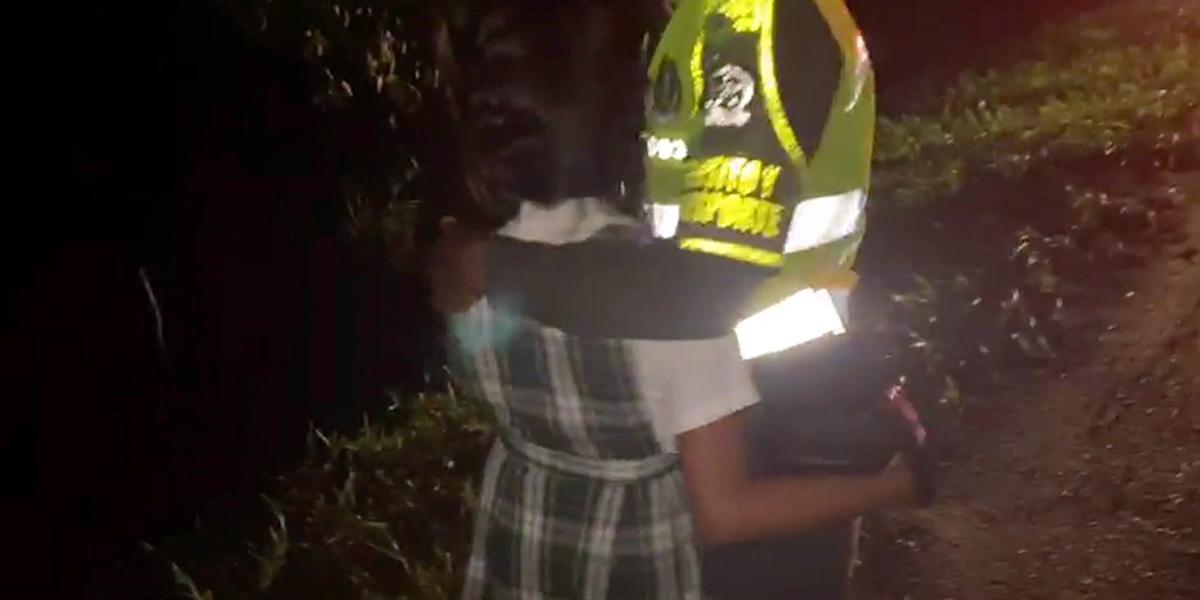 En video el rescate de una niña de 10 años secuestrada al salir del colegio