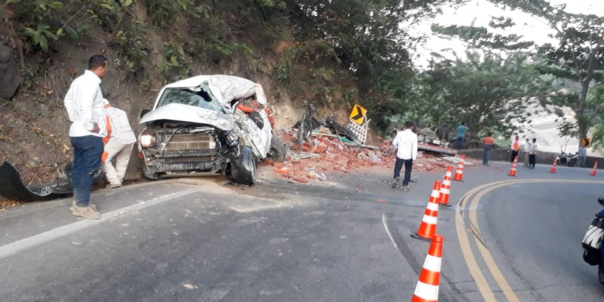 Tres muertos y siete heridos deja accidente en la vía Bucaramanga