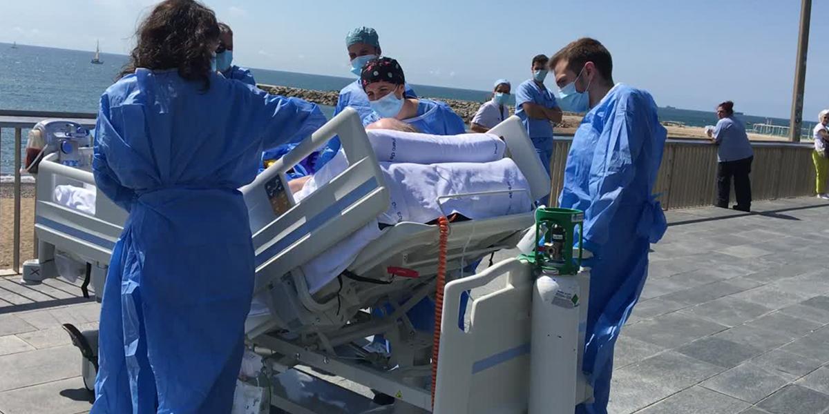 La historia del hombre que volvió a ver el mar tras casi un mes luchando contra la covid-19