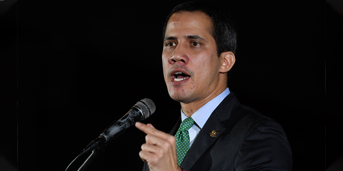 Guaidó denuncia que avión del líder del Ejército Nacional Libio aterrizó en Venezuela