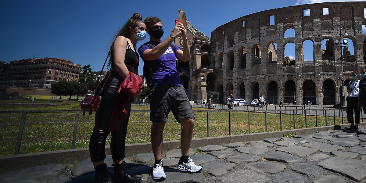 Italia permitirá la reapertura de cines el próximo lunes, pero pospone las discotecas