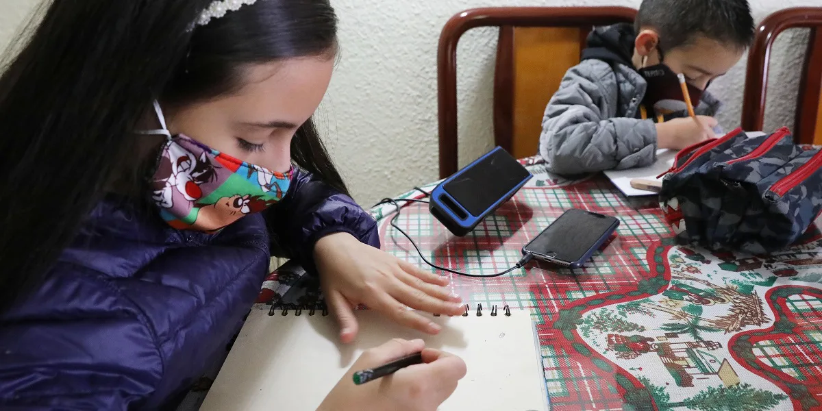 Crónica: La radio vuelve a ser la escuela de miles de niños en Colombia