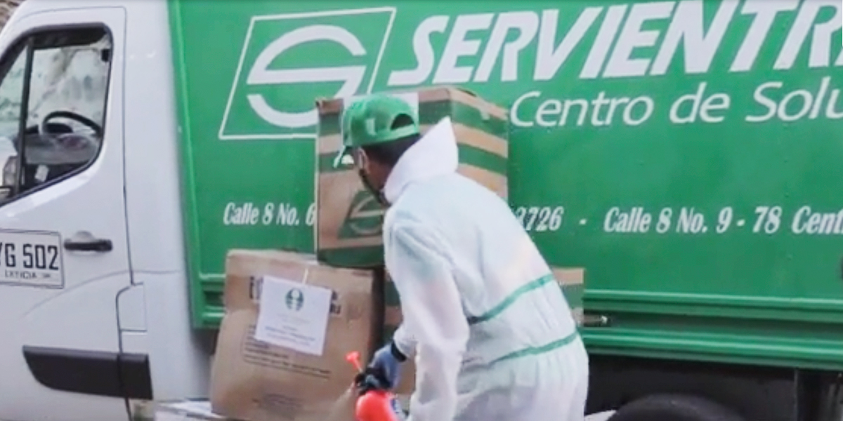 Centro Holístico y Servientrega donan 7.800 elementos de bioseguridad para personal médico