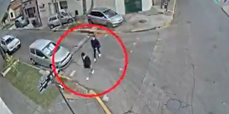 Video Hombre Manoseó A Una Mujer En Plena Calle Canal 1 1857