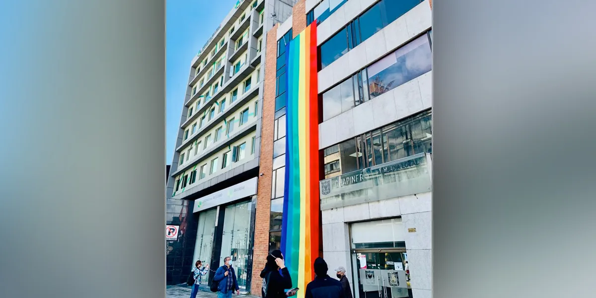 Alcaldía de Chapinero iza bandera de orgullo LGBTI