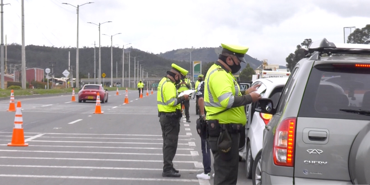 Boletín 2 1400 Puestos De Control De La Policía En Las Carreteras Del País Por Puente Festivo 5490
