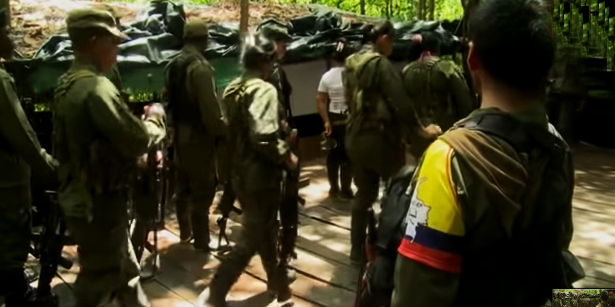 Ejército entrega a la Comisión de la Verdad informe sobre crímenes de FARC