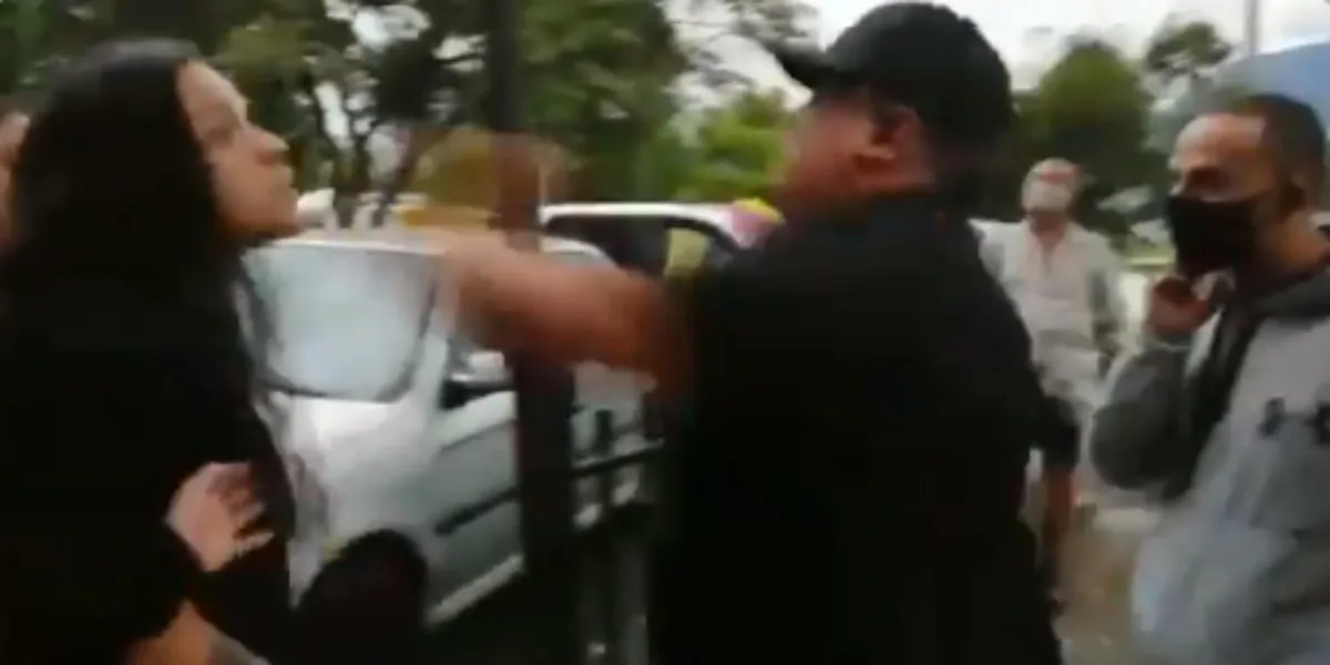 Hombre golpea a una mujer en Medellín, luego de que esta lo llamara &#8220;paraco&#8221;