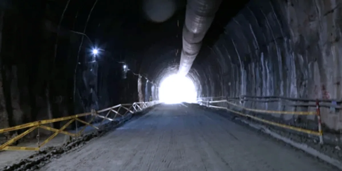 Rescatan a dos topógrafos que cayeron a un abismo en el Túnel del Toyo