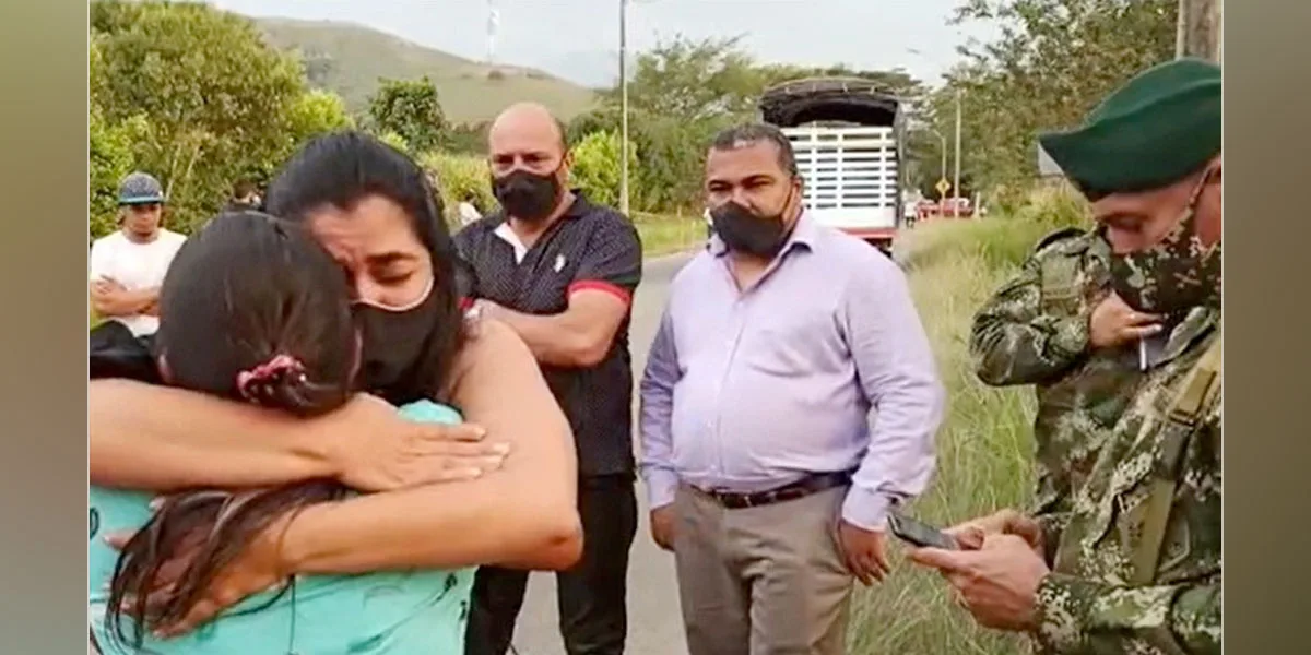 (Video) Madre del soldado que mató a Juliana Giraldo pidió perdón a su familia