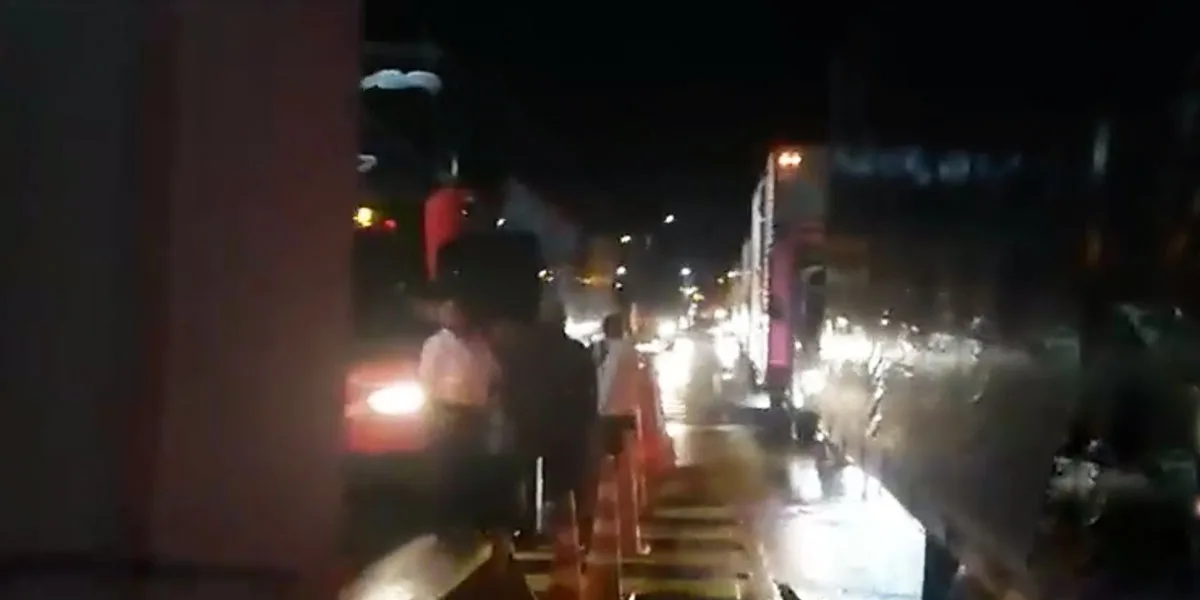 ¿Cómo fue posible el insólito atraco a 30 vehículos en un trancón de Medellín?