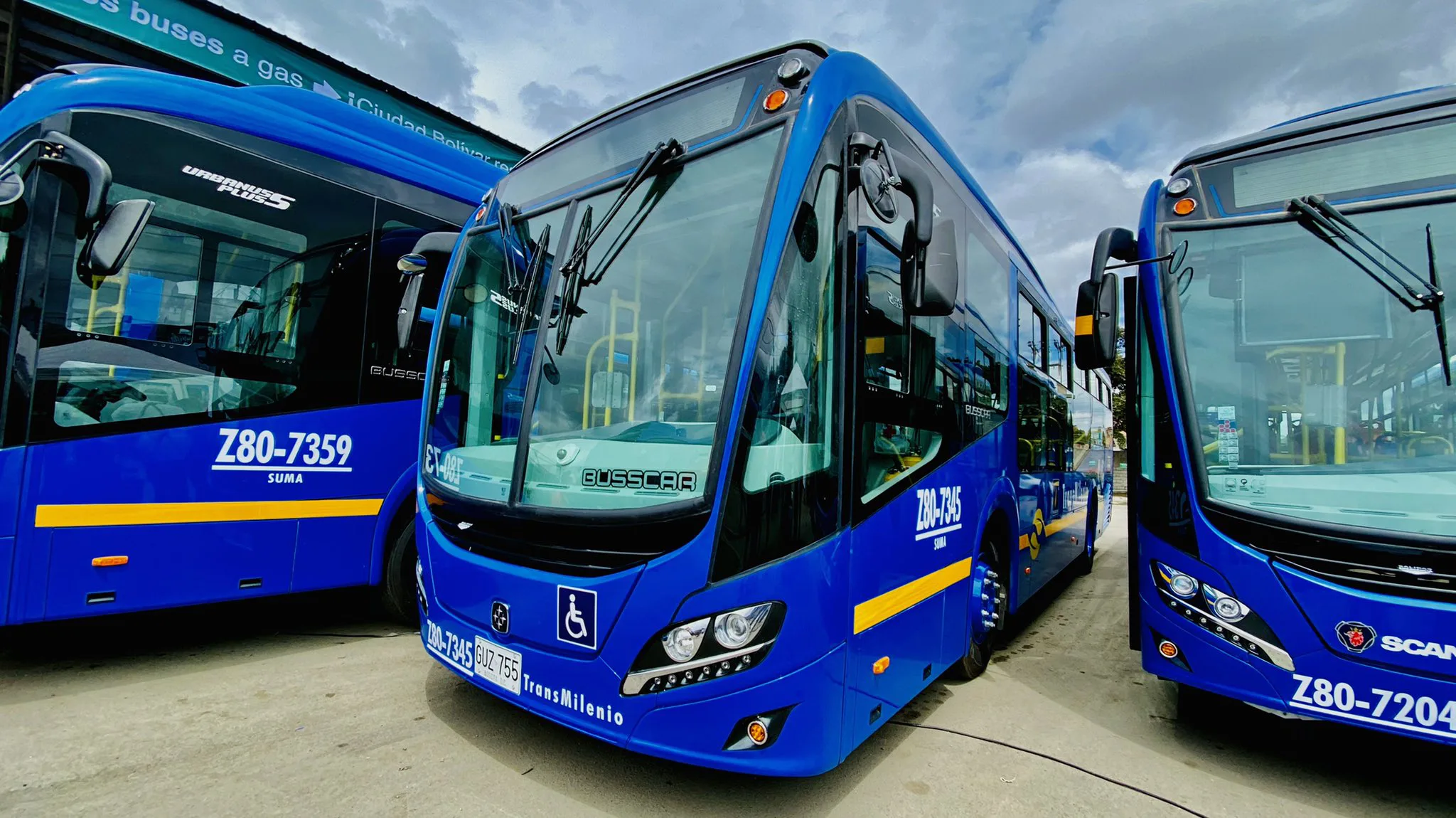 Bogotá estrena 300 buses del SITP a gas