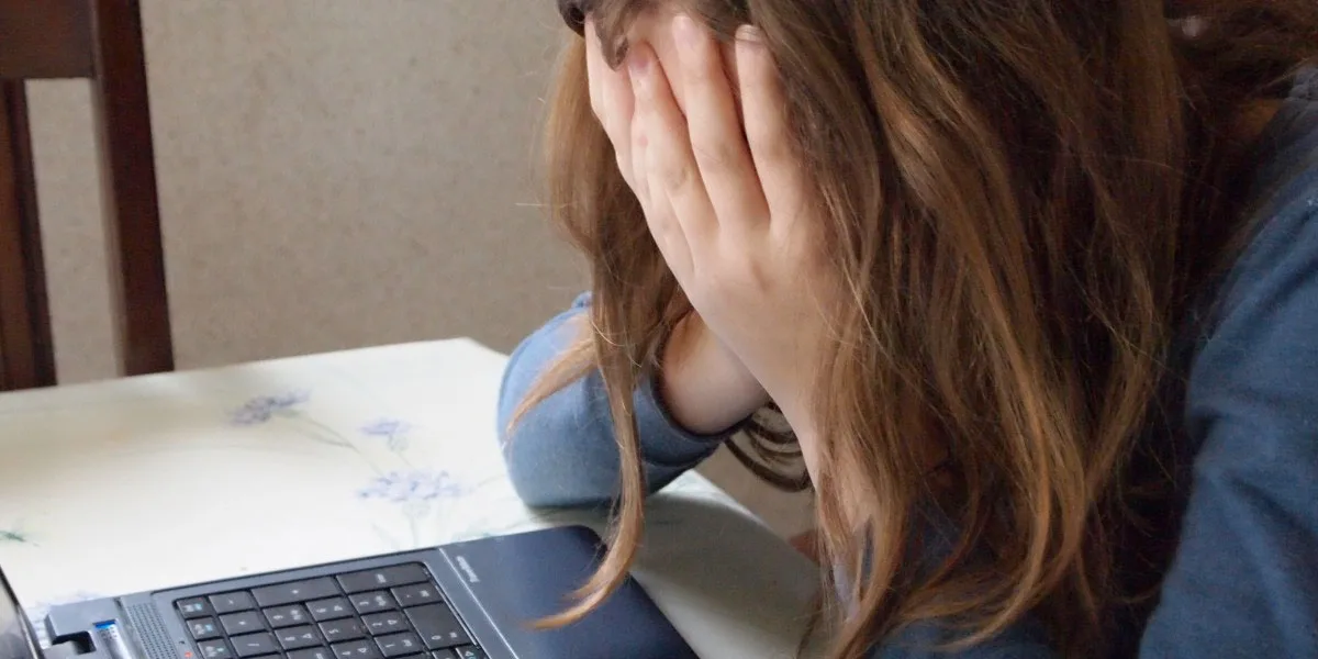 Las nuevas amenazas de la web que enfrentan niños en medio de clases virtuales