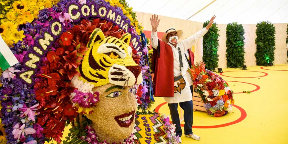 Sin público, Medellín celebró Feria de las Flores con tradicional Desfile de Silleteros