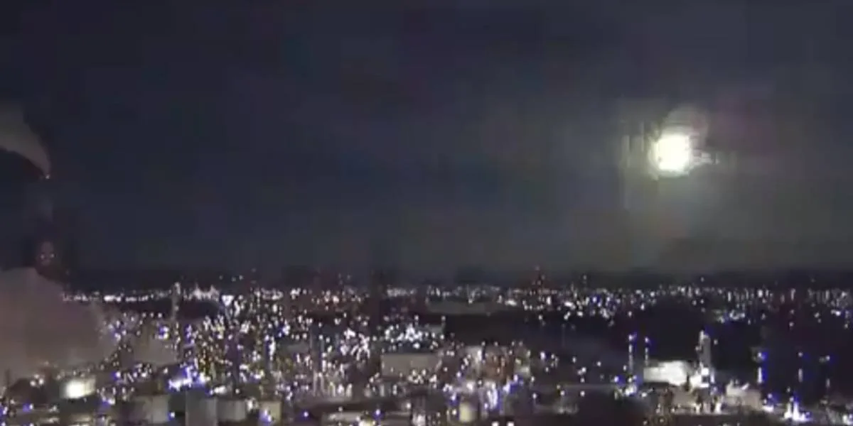 (Video) Impactante momento en que un meteorito cae y explota en Japón