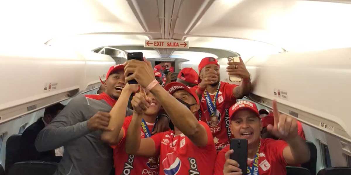 Video Asi Celebraron El Triunfo Los Jugadores Del America De Cali Noticentro 1 Cm