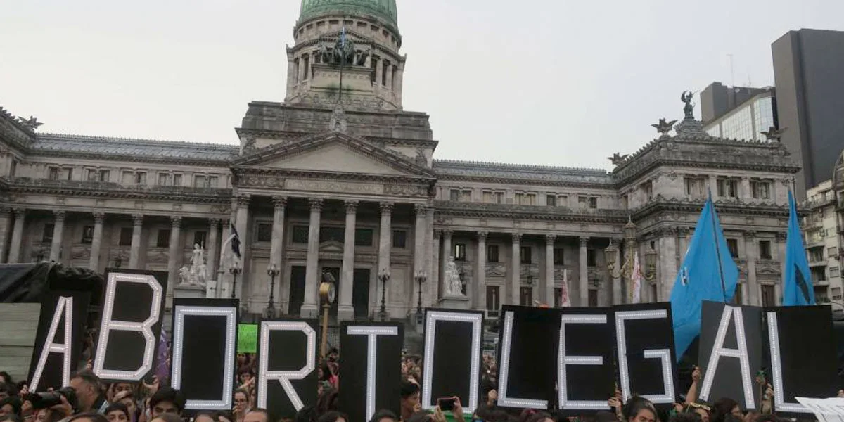 Senado, último obstáculo para legalizar el aborto en Argentina