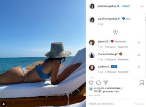Paulina Vega descansó sus nalgas en la playa