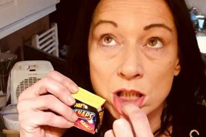 Lisa Boothroyd confundió los dulces con pólvora