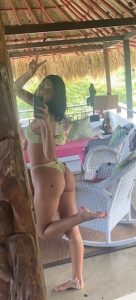 Selfie Paulina Vega mostrando la cola
