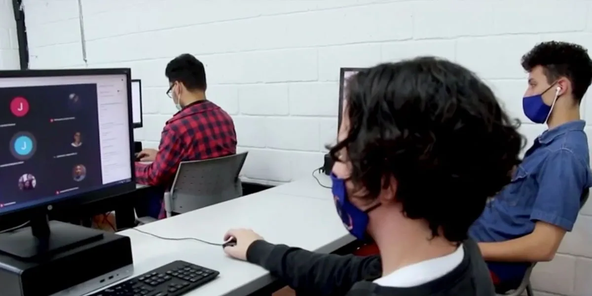 Seguros estudiantiles deben tener cobertura en clases virtuales o alternancia