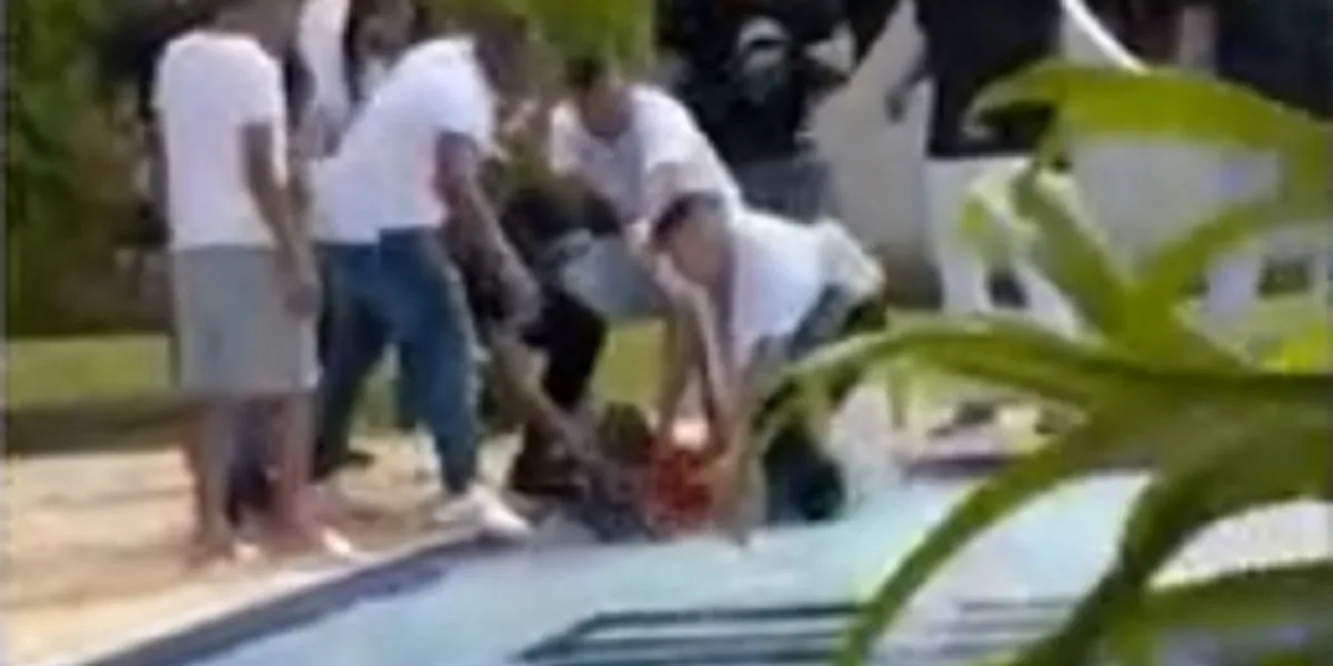Hombre propinó brutal golpiza a su exnovia dentro de una piscina en finca de Chigorodó