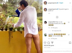 Gregorio Pernía posó desnudo mostrando su cola