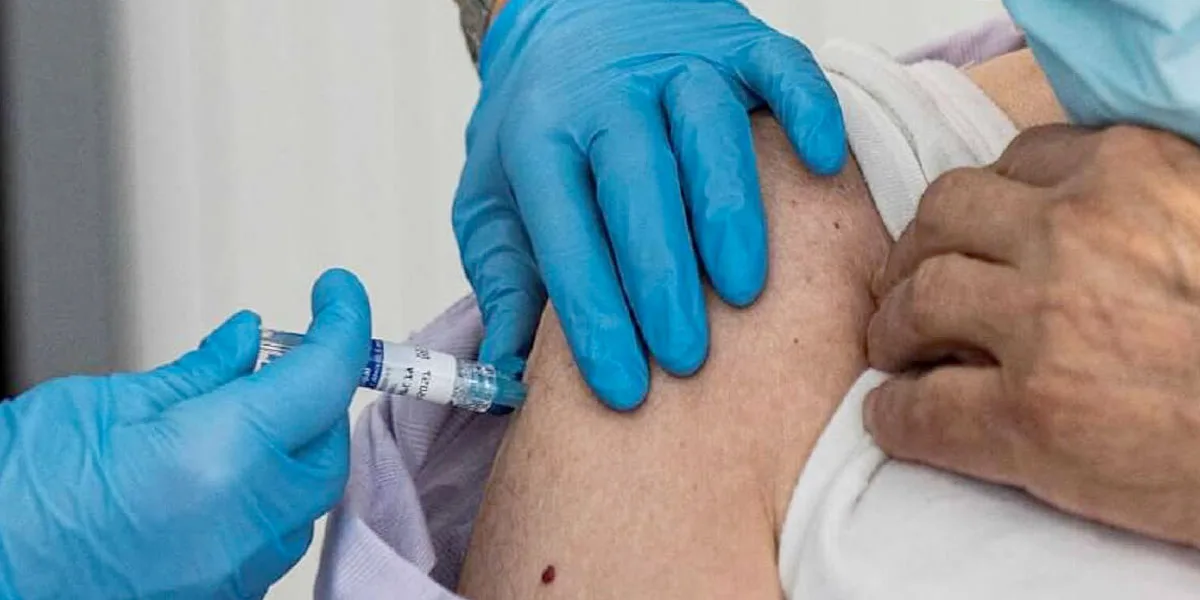 Primeros cuatro pacientes con reacciones adversas tras recibir vacuna en Bogotá
