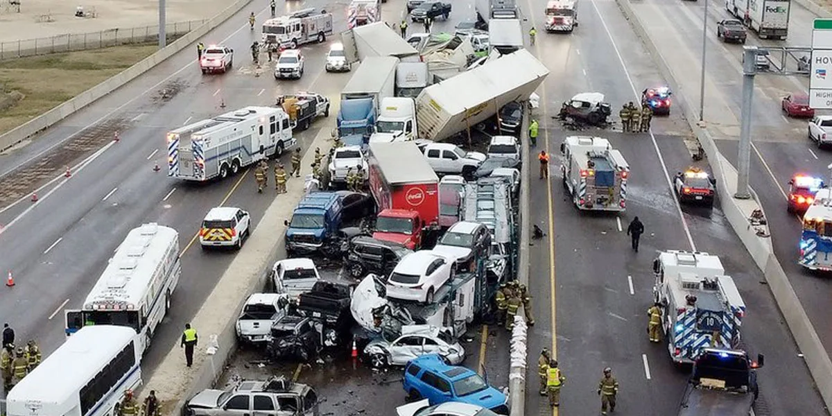 El impresionante accidente múltiple que dejó varios muertos en autopista de EE. UU.