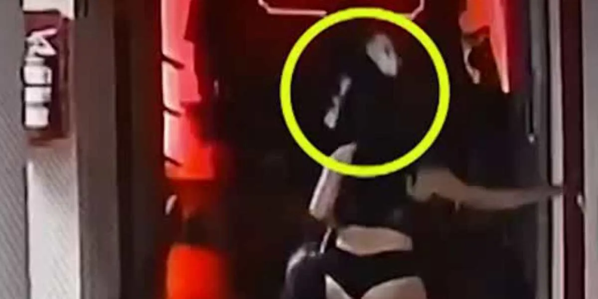 (Video) Exjugador de baloncesto degolló a una stripper frente a sus compañeras