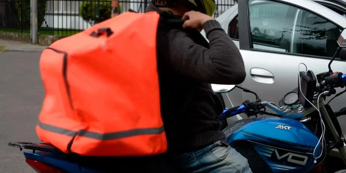Bogotá prohíbe parrillero en moto para domiciliarios