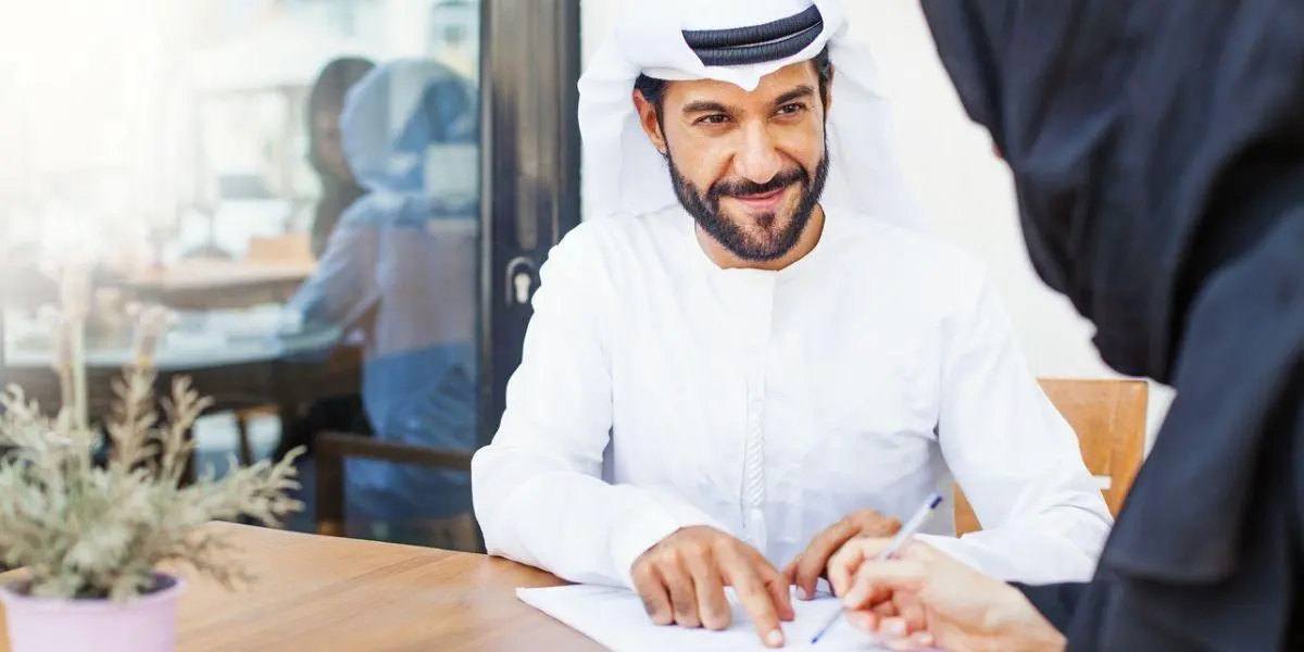 Nuevas ofertas de trabajo en Catar y Arabia Saudita para quienes saben poco o mucho inglés
