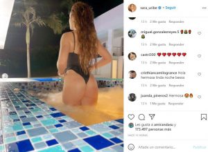 Sara Uribe nalgas piscina vestido de baño rompió jean