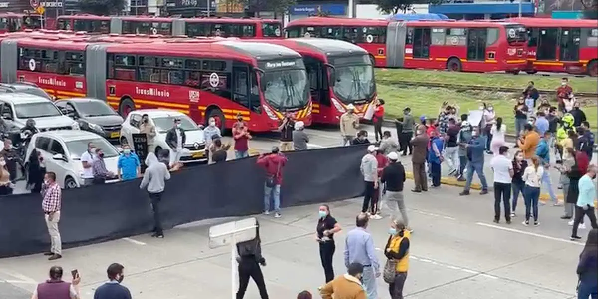 Comerciantes se toman vías de Bogotá en contra del confinamiento total