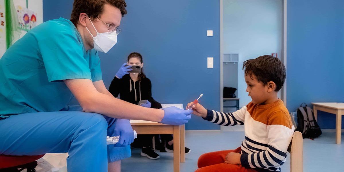 Foto: AFP TEST NIÑOS AUSTRIA