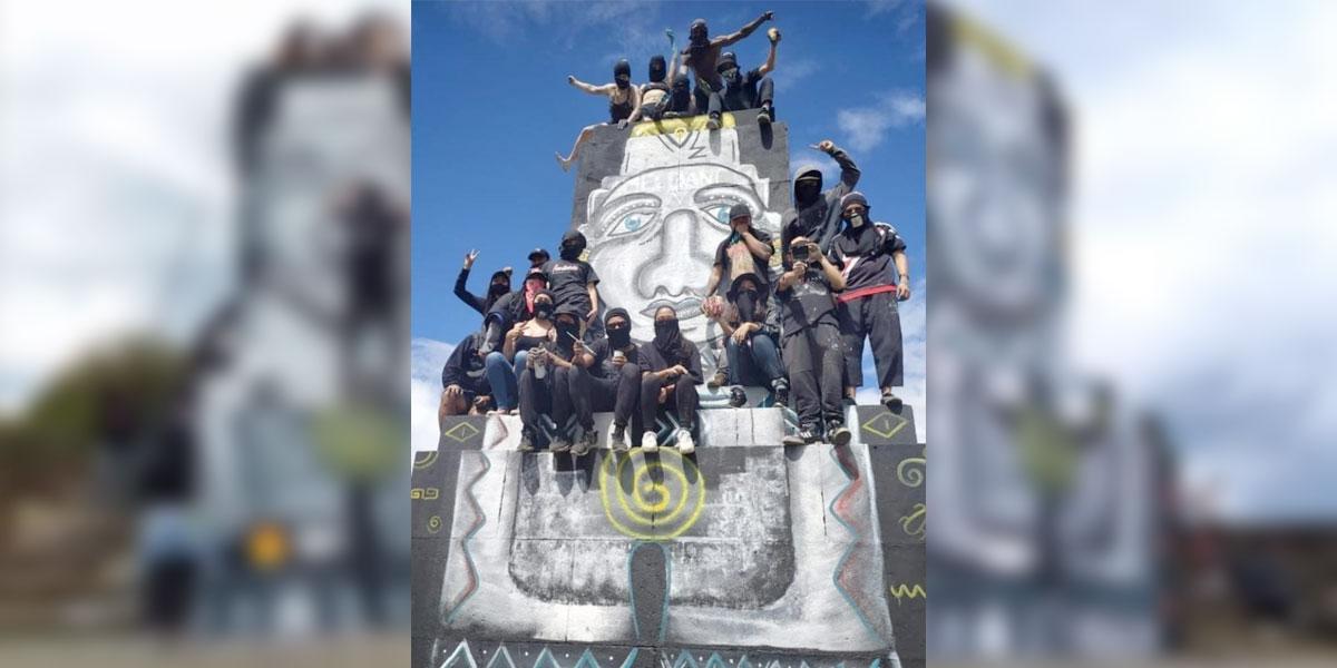Colectivos de artistas pintan pedestal de Belalcázar en Popayán