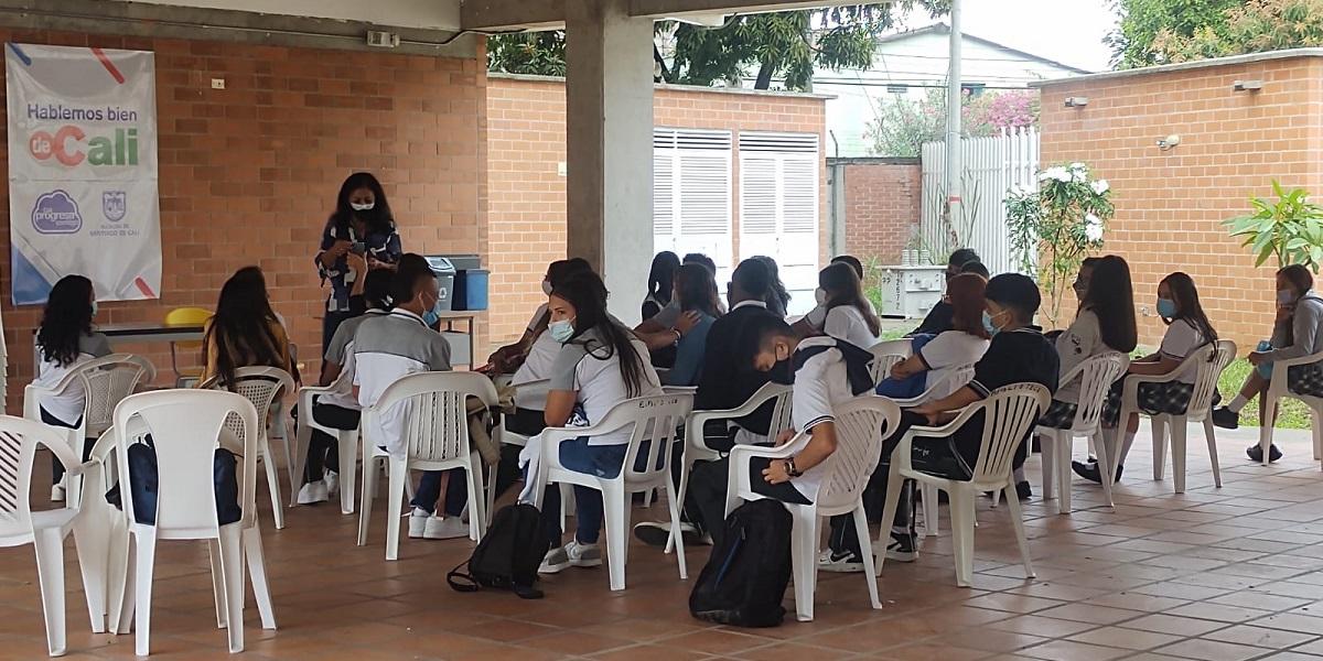 Cali suspende clases presenciales para cerca de 15 mil alumnos - Canal 1