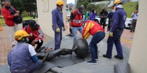 Desmontan monumento de 21 Ángeles tras afectaciones por actos vandálicos