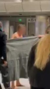 Mujer se paseó desnuda por aeropuerto de Denver