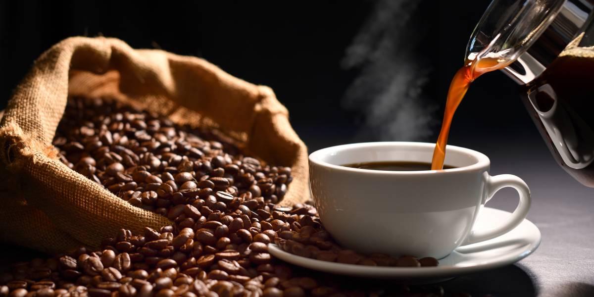 Buena noticia: Beber hasta tres tazas de café ayuda a la salud del corazón