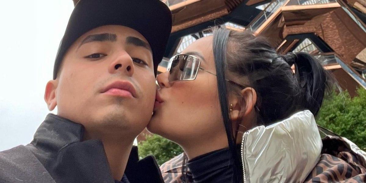 Felipe Saruma y Andrea Valdiri agarrados de la mano New York - Canal 1